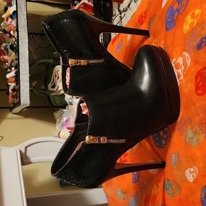 Michael kors booties